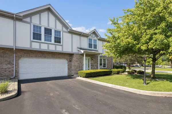 $319,900 | 18141 Eagle Drive, Tinley Park, IL 60477