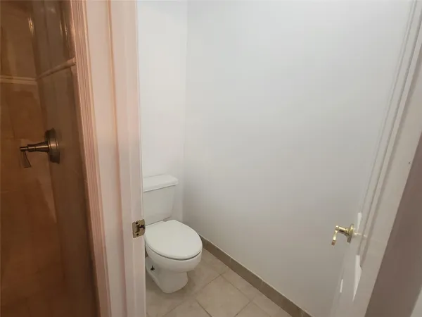 $4,000 | 1505 Harbour Side Drive, Weston, FL 33326