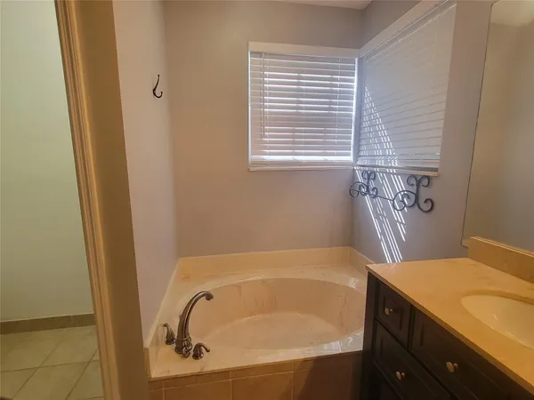 $4,000 | 1505 Harbour Side Drive, Weston, FL 33326