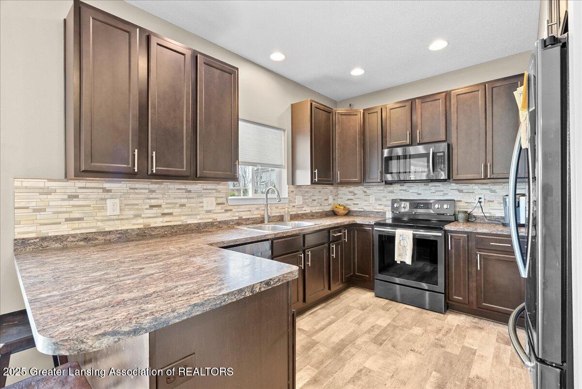 6195 Fishbrook Dimondale, MI 48821 - Photo 13 of 35 20-Media Jett - 19