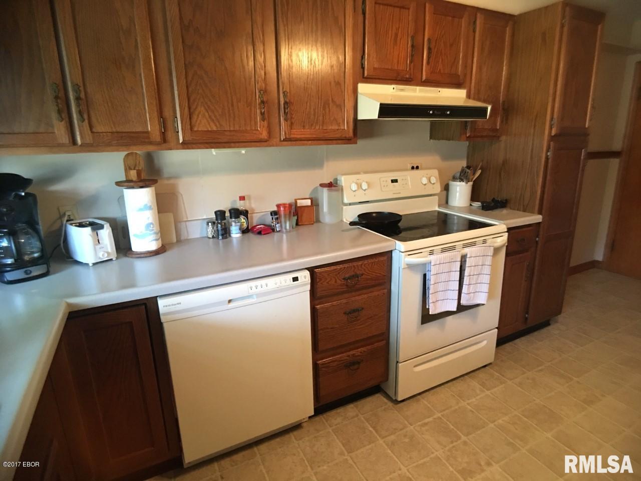 301 East 3rd Street Flora, IL 62839 - Photo 18 of 36 Gallery Image 18
