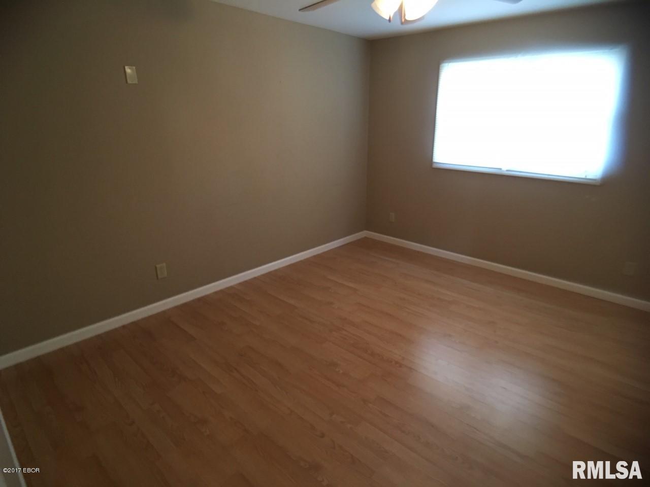 301 East 3rd Street Flora, IL 62839 - Photo 25 of 36 Gallery Image 25