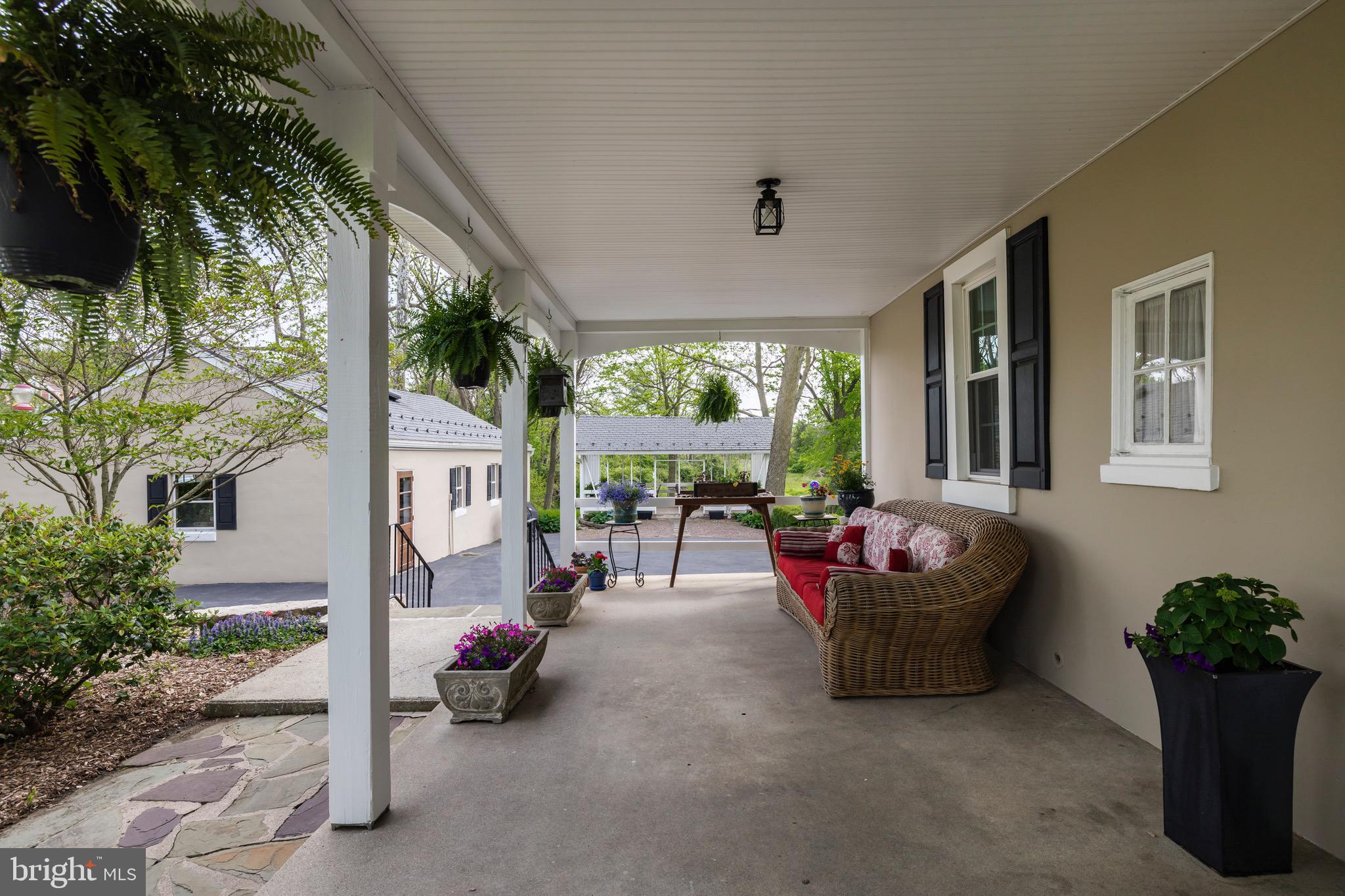 711 High Boulevard Reading, PA 19607 - Photo 2 of 60 Front porch