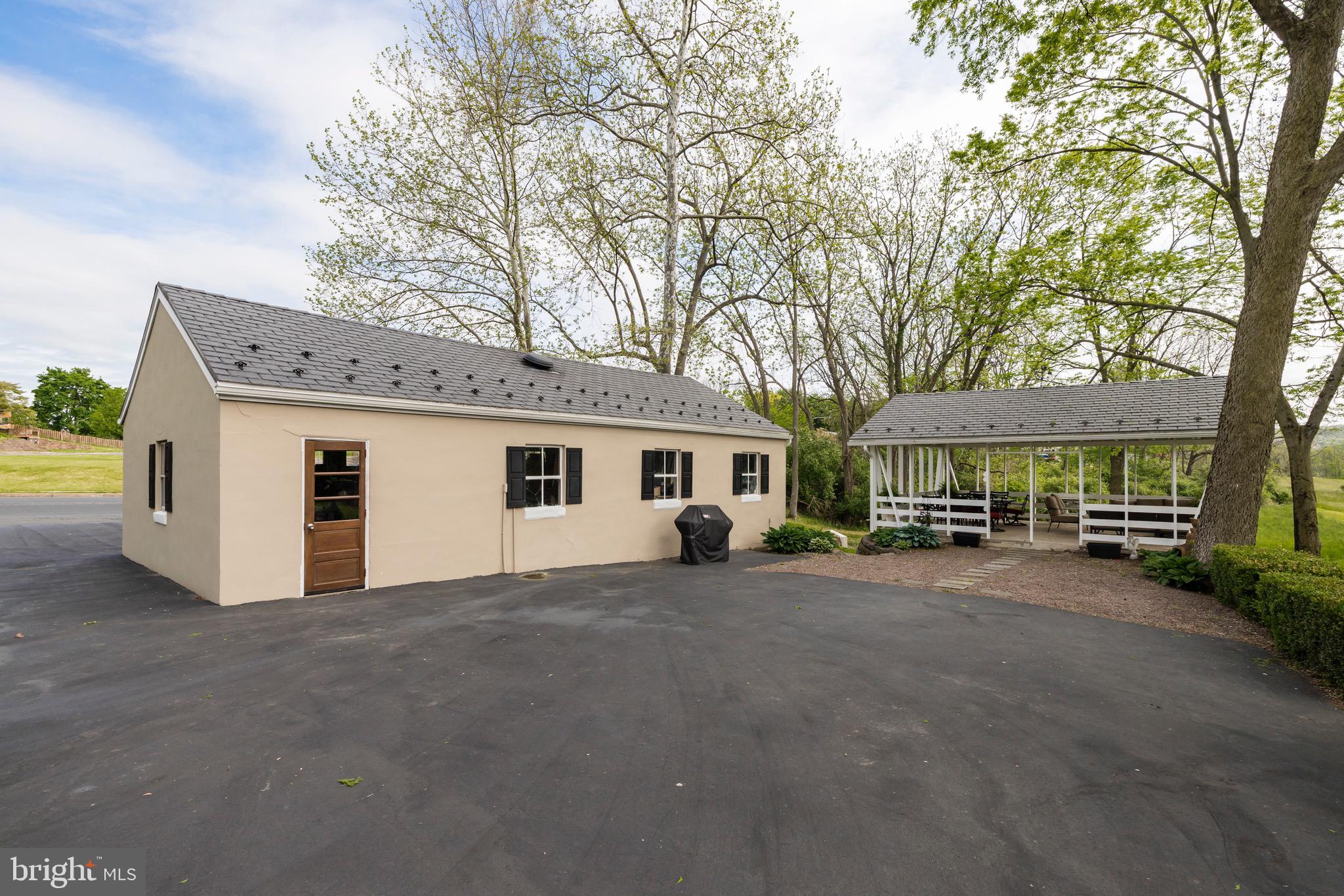 711 High Boulevard Reading, PA 19607 - Photo 56 of 60 Back side of the garages