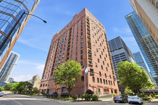 $330,000 | 345 North Canal Street, Unit 1204, Chicago, IL 60606