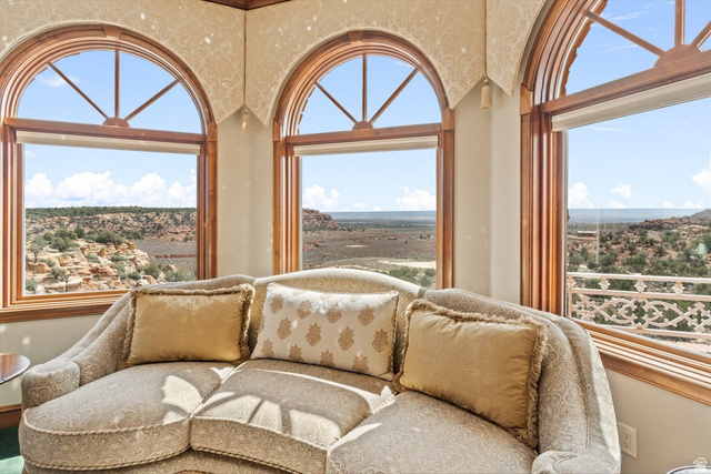 5615 East Eight Mile Gap Road Kanab, UT 84741 - Photo 19 of 81 Living area featuring plenty of natural light