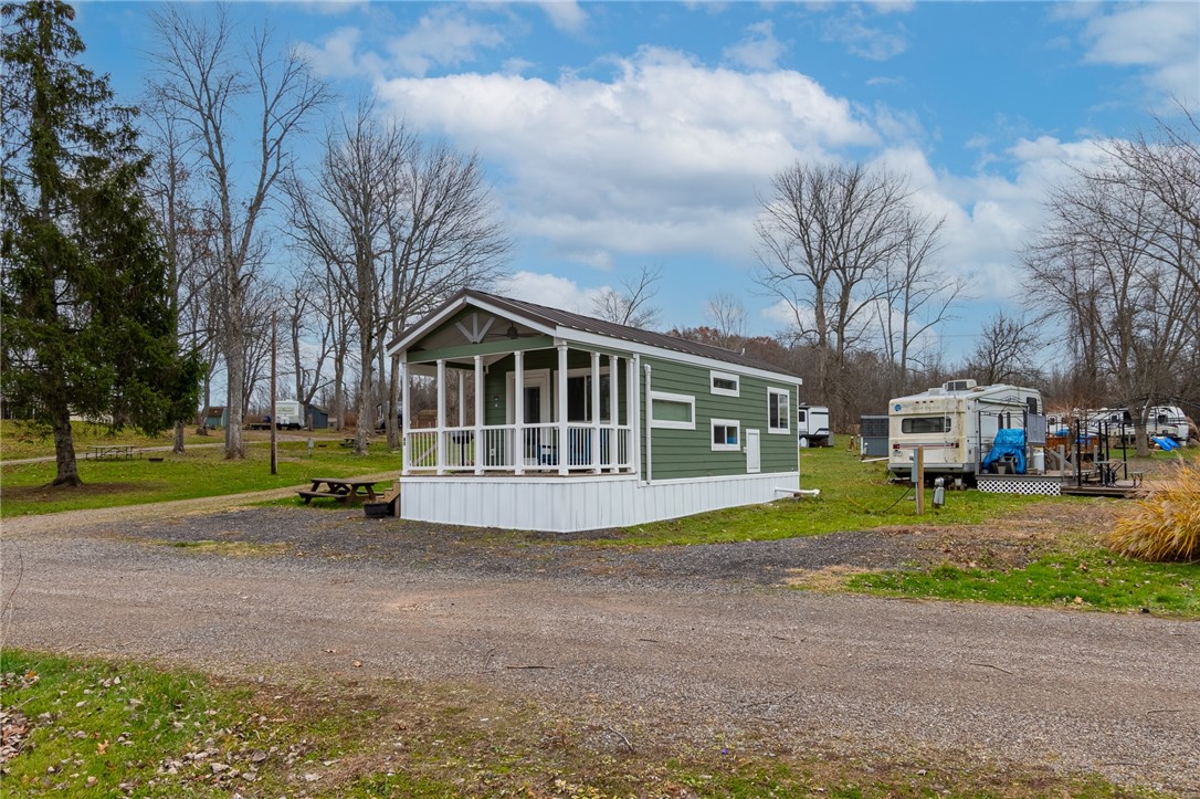 7150 Garner Road, Unit 40 Wolcott, NY 14590 - Photo 3 of 20 Luxurious and comfortable!