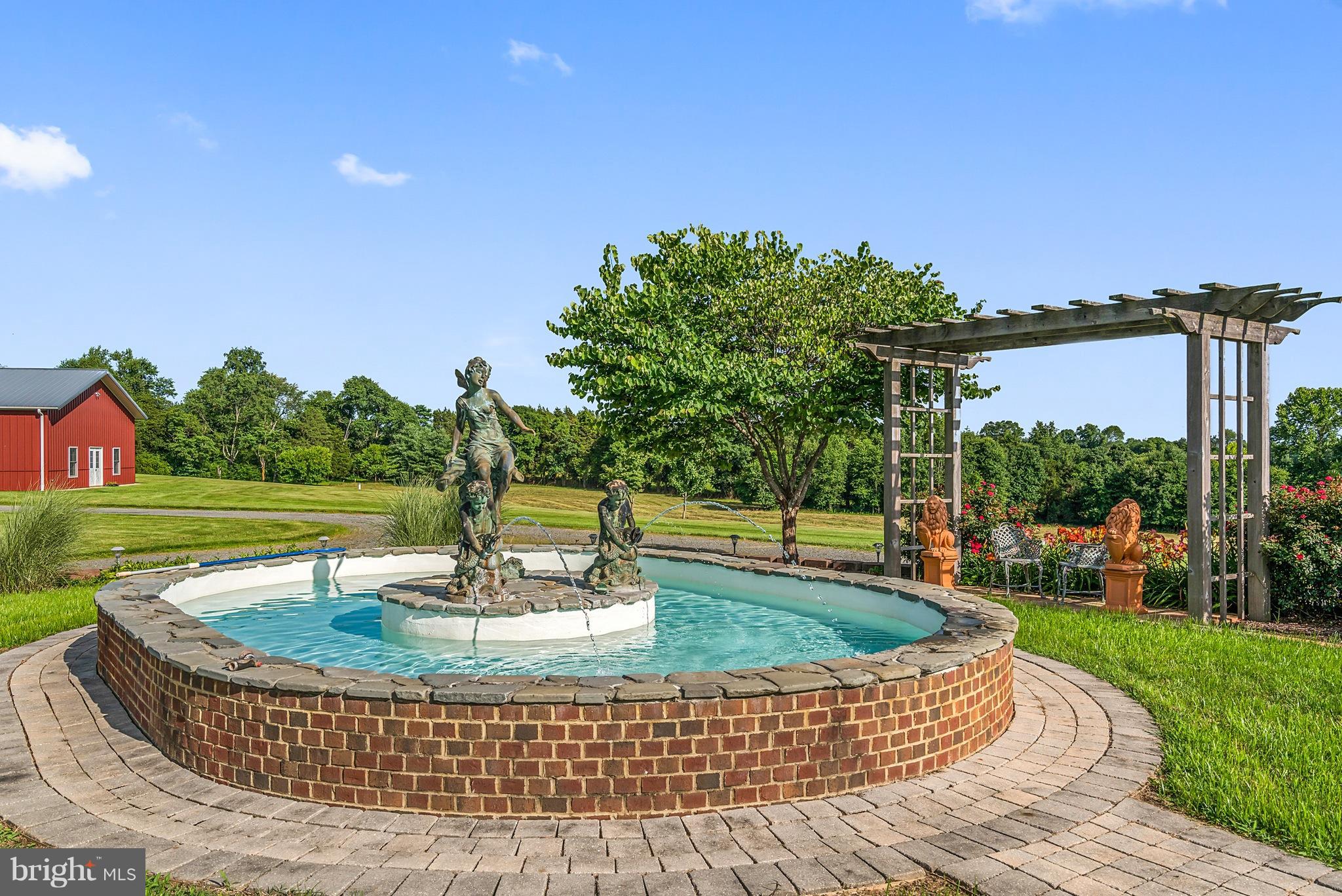 Gorgeous water fountain at circle driveway