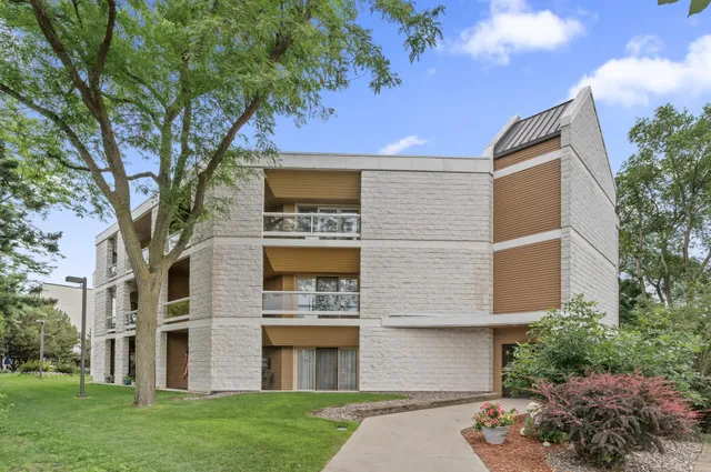 $199,900 | 14575 Burma Avenue West, Unit 306, Rosemount, MN 55068