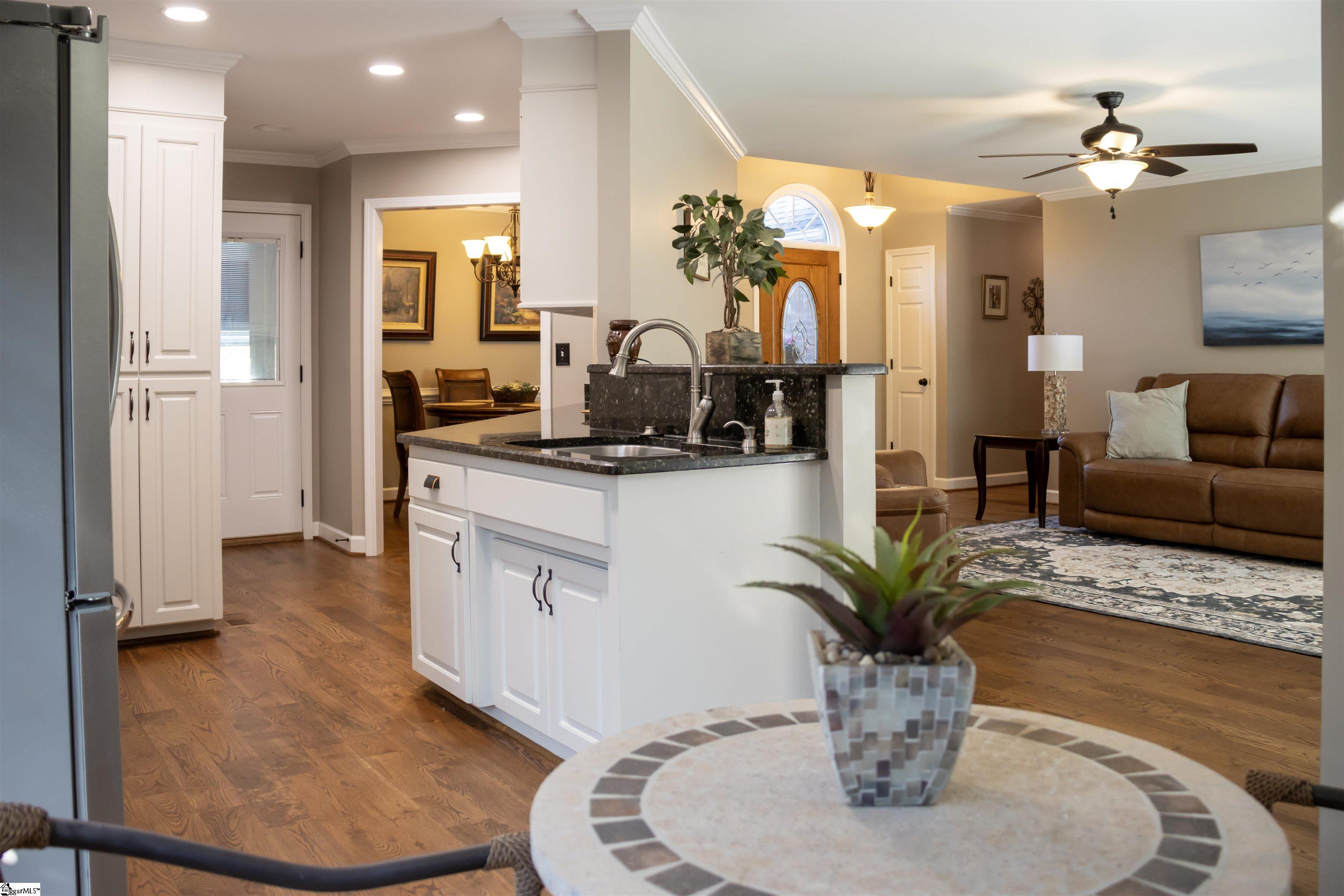 410 Sunburst Lane Inman, SC 29349 - Photo 8 of 41 Gallery Image 8