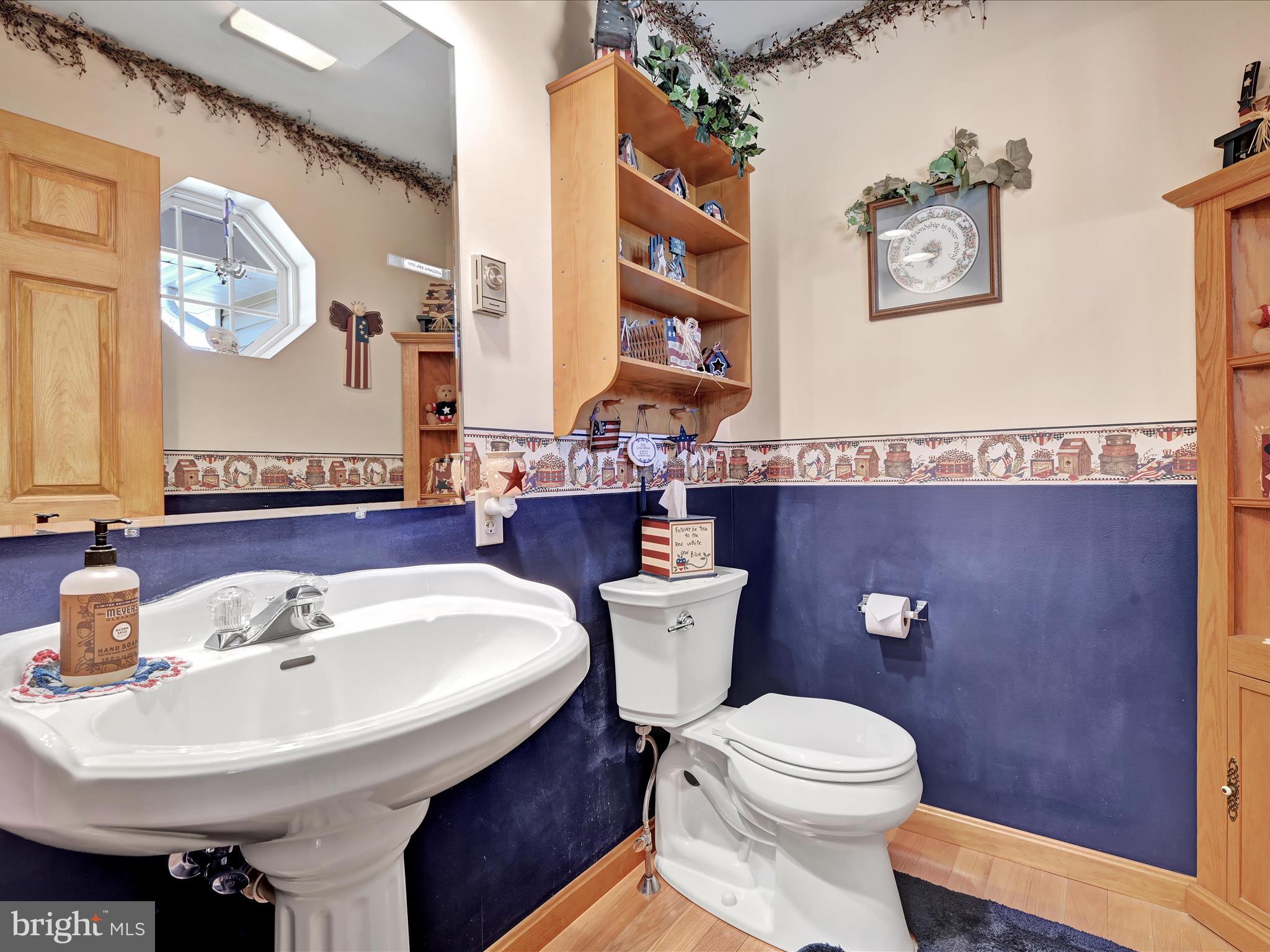 650 Golf Road Tamaqua, PA 18252 - Photo 20 of 48 Powder Room