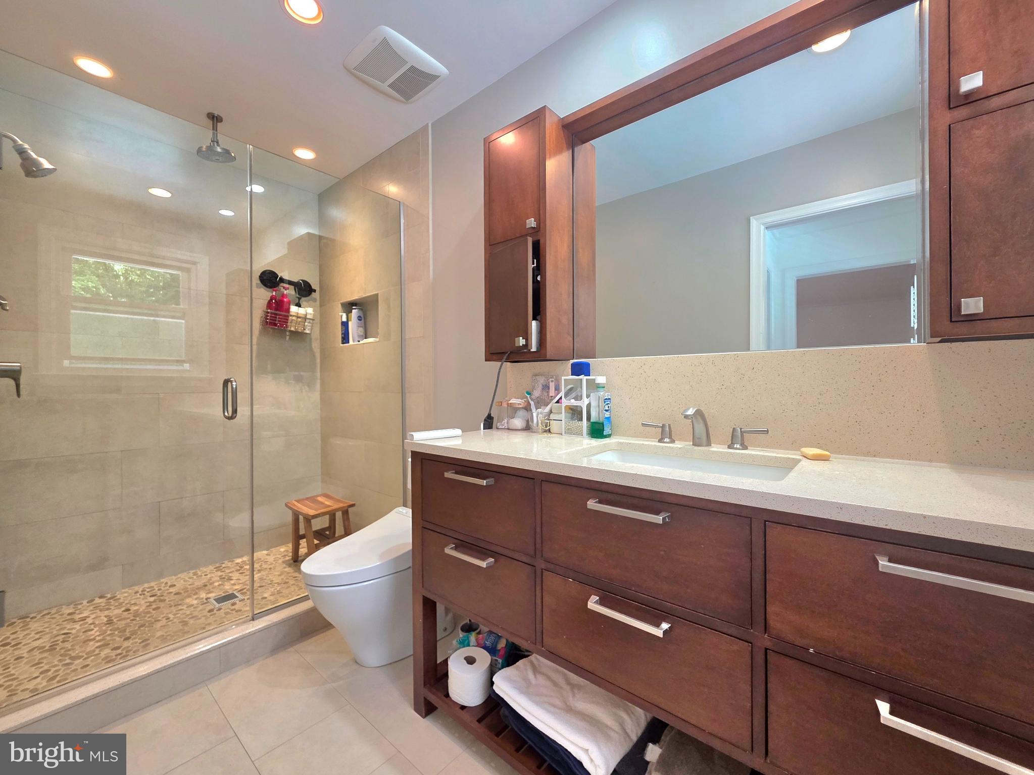 8300 Beech Tree Road Bethesda, MD 20817 - Photo 20 of 34