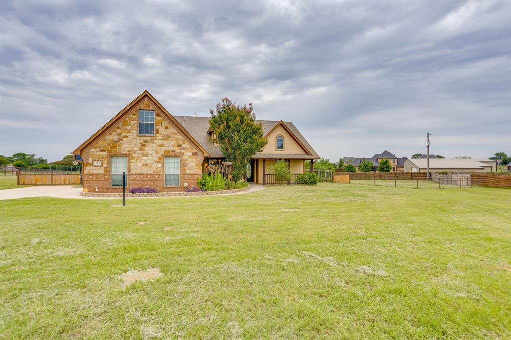 155 Cornerstone Lane Springtown, TX 76082 - Photo 3 of 40