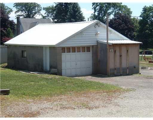 444 Stoystown Road Somerset, PA 15501 - Photo 17 of 18 Parking Lot/Garage.