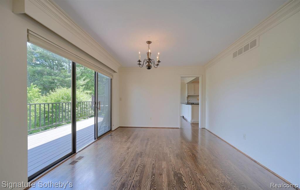1875 Pine Ridge Lane Bloomfield Hills, MI 48302 - Photo 8 of 40