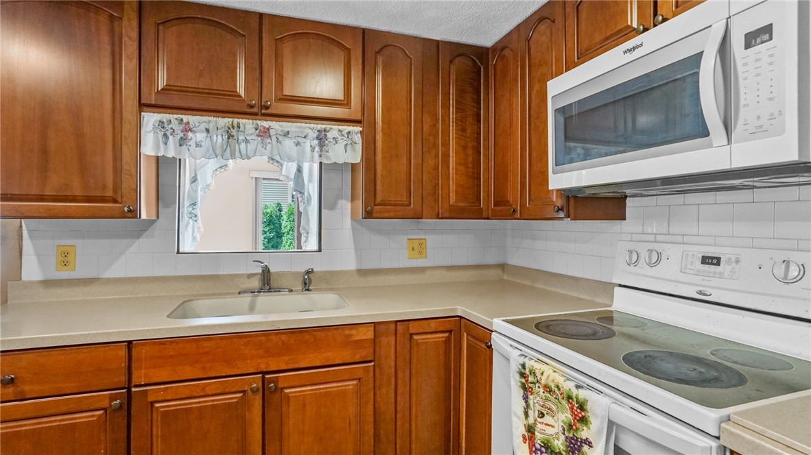 44 Morin Street Woonsocket, RI 02895 - Photo 5 of 36
