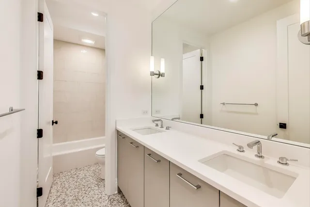 $2,599,000 | 3846 North Bell Avenue, Chicago, IL 60618