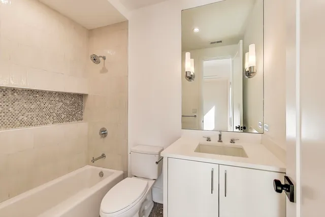 $2,599,000 | 3846 North Bell Avenue, Chicago, IL 60618