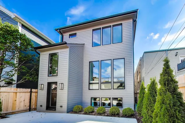 $2,599,000 | 3846 North Bell Avenue, Chicago, IL 60618