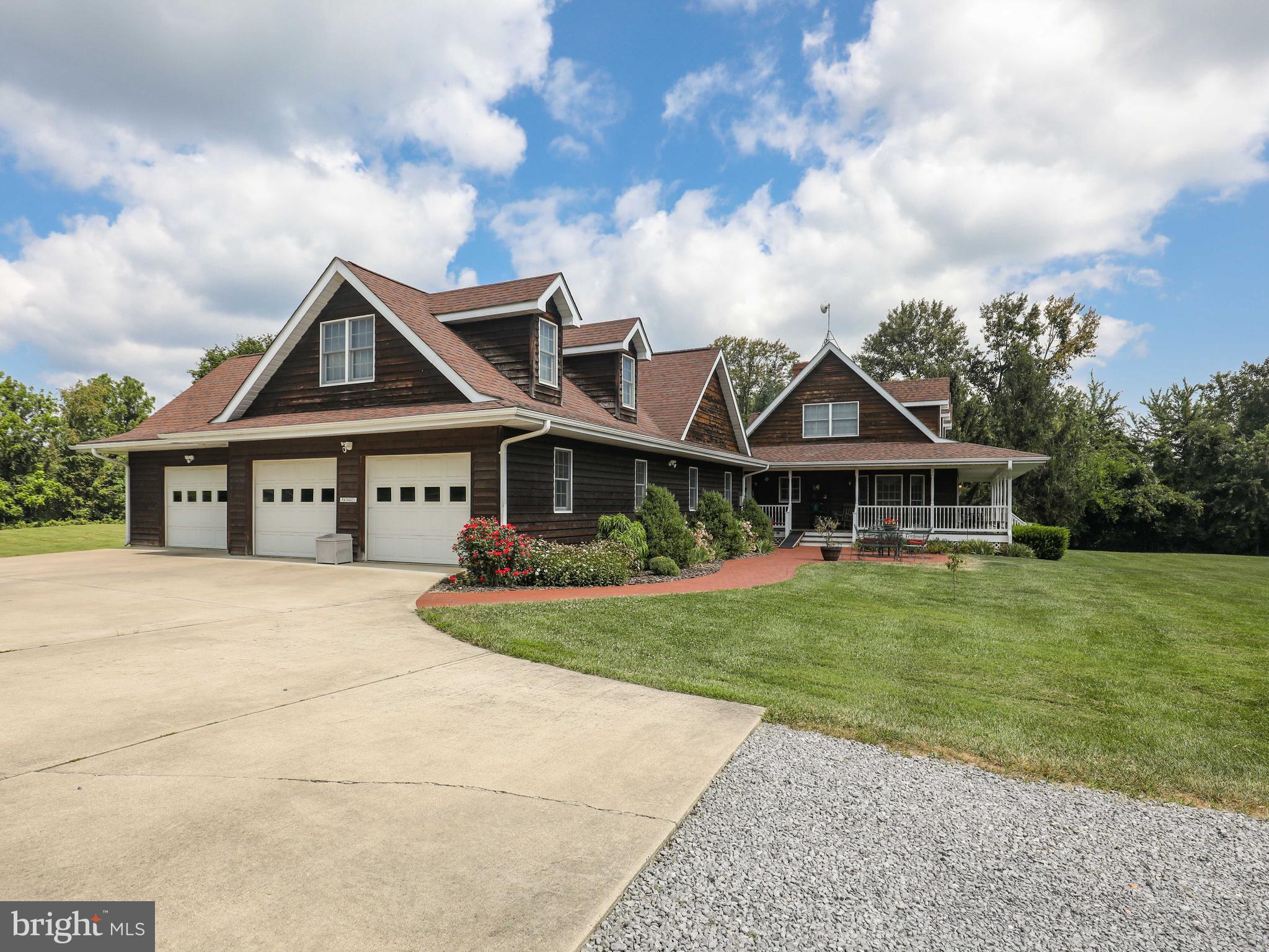 3615 Apple Pie Ridge Road Winchester, VA 22603 - Photo 5 of 47 Side load 3 car garage