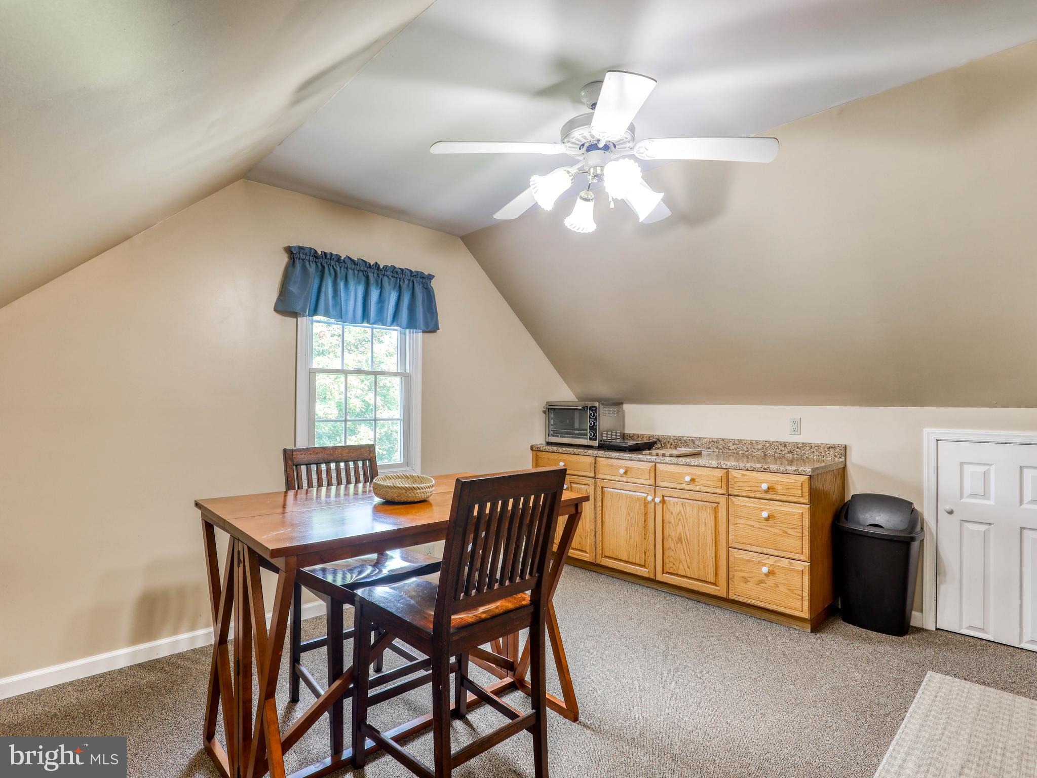 3615 Apple Pie Ridge Road Winchester, VA 22603 - Photo 42 of 47 Apartment dining/kitchen