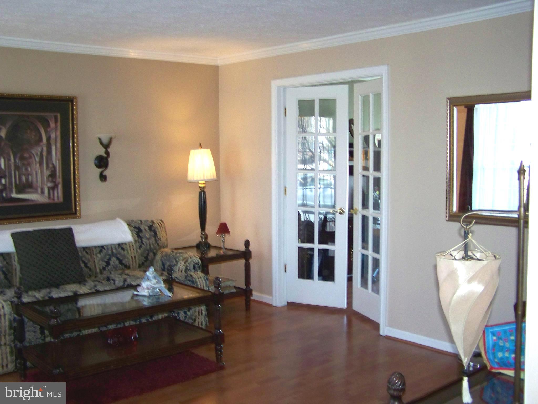 9229 Bretton Reef Road Baltimore, MD 21234 - Photo 3 of 30 Living Room