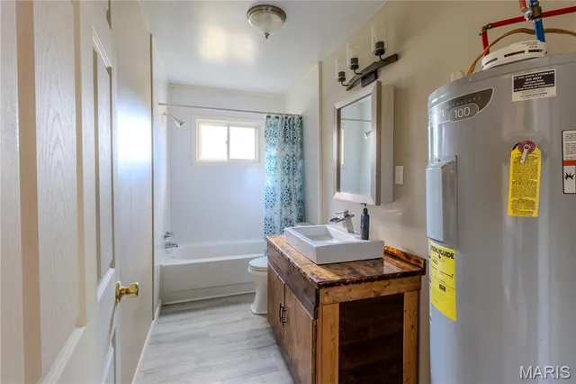 $89,000 | 223 Charles Street, Licking, MO 65542