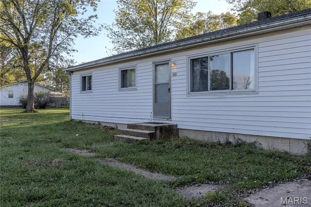 $89,000 | 223 Charles Street, Licking, MO 65542