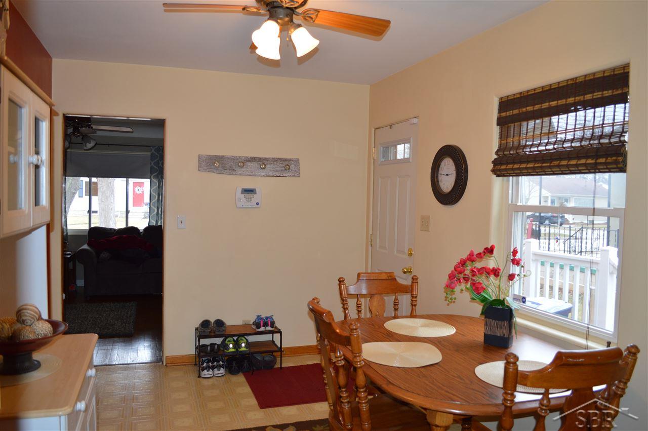 513 South Hampton Street Bay City, MI 48708 - Photo 4 of 19 31313532-3.JPG