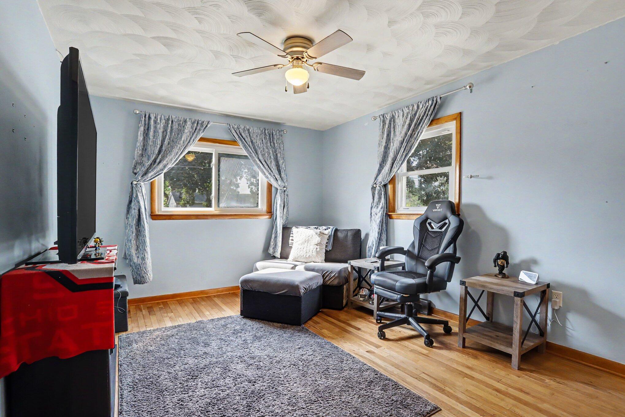 513 North Douglas Avenue Three Rivers, MI 49093 - Photo 14 of 26 Sitting Room