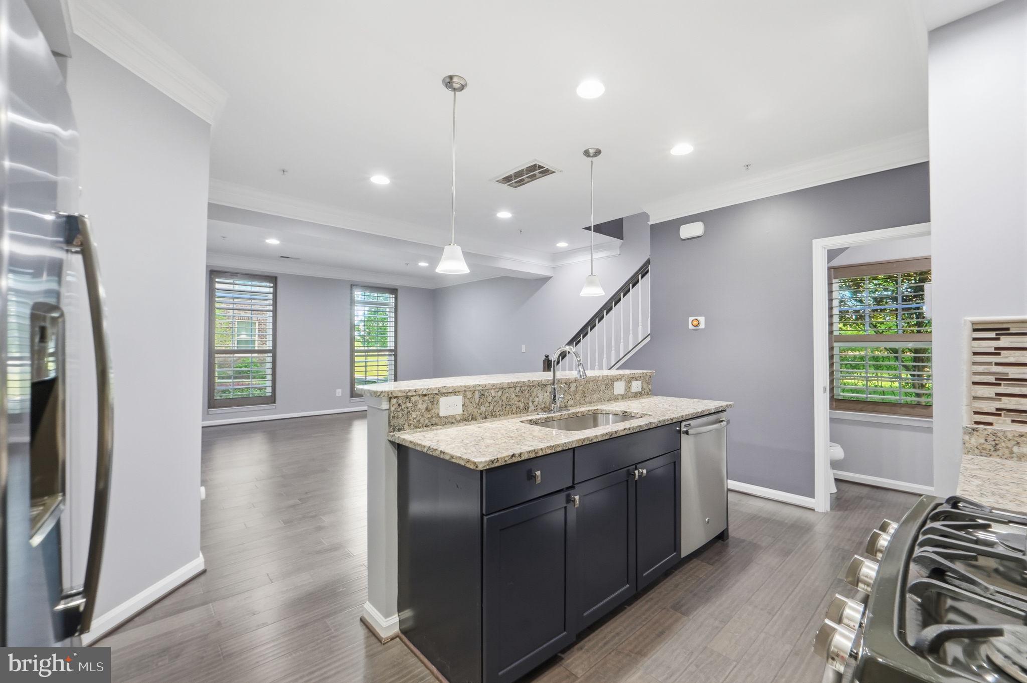 24686 Footed Ridge Terrace Sterling, VA 20166 - Photo 9 of 44