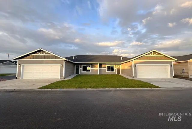 $364,900 | 1811 Airway Avenue, Lewiston, ID 83501