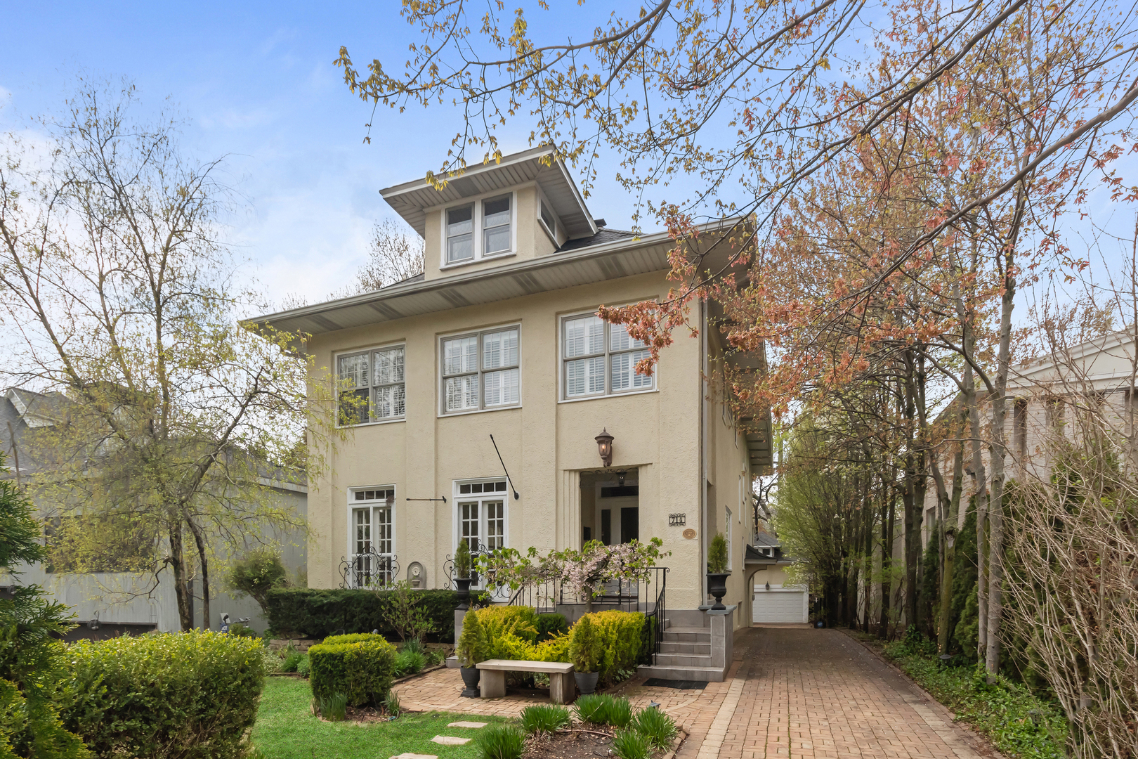 714 Sheridan Road Evanston, IL 60202 - Photo 1 of 45 Gallery Image 1