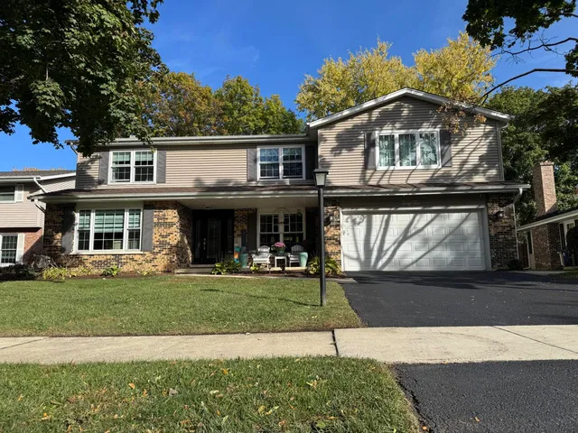 $875,000 | 32 Westmoreland Lane, Naperville, IL 60540