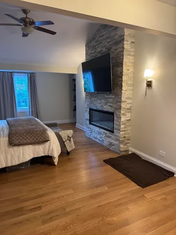 $875,000 | 32 Westmoreland Lane, Naperville, IL 60540