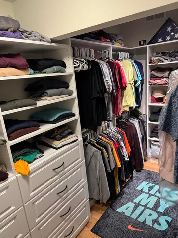 $875,000 | 32 Westmoreland Lane, Naperville, IL 60540