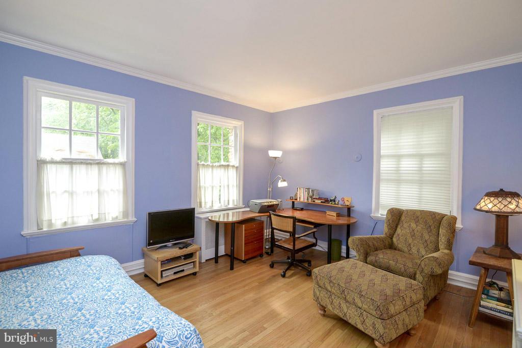6 Upland Road, Unit Q2 Baltimore, MD 21210 - Photo 14 of 23 Second Bedroom