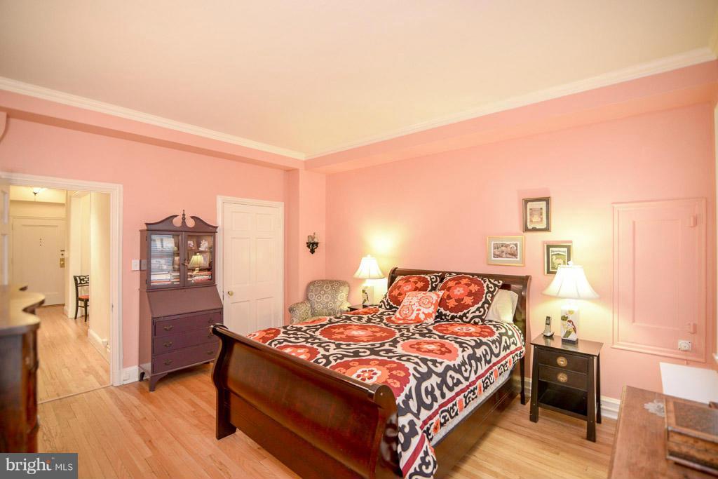 6 Upland Road, Unit Q2 Baltimore, MD 21210 - Photo 10 of 23 Master Bedroom