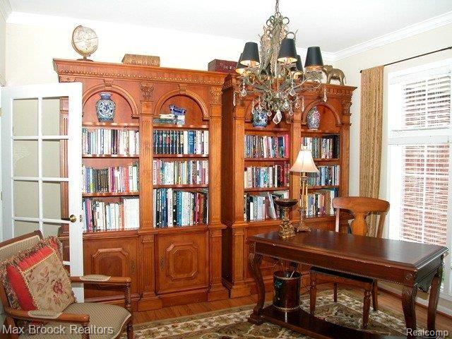 3920 Elk Drive Rochester, MI 48306 - Photo 4 of 25 LIBRARY