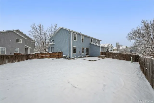 a picture of a room with a floor plan