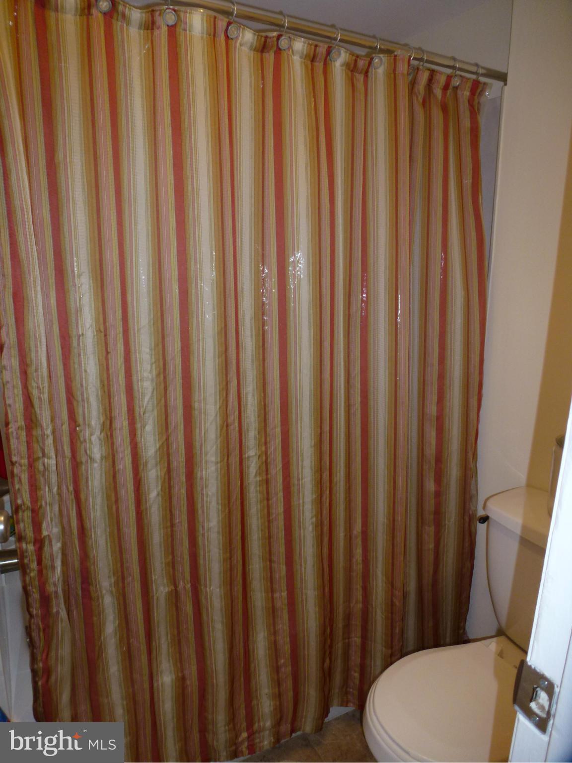 5778 Rexford Court, Unit I Springfield, VA 22152 - Photo 21 of 23 Bath