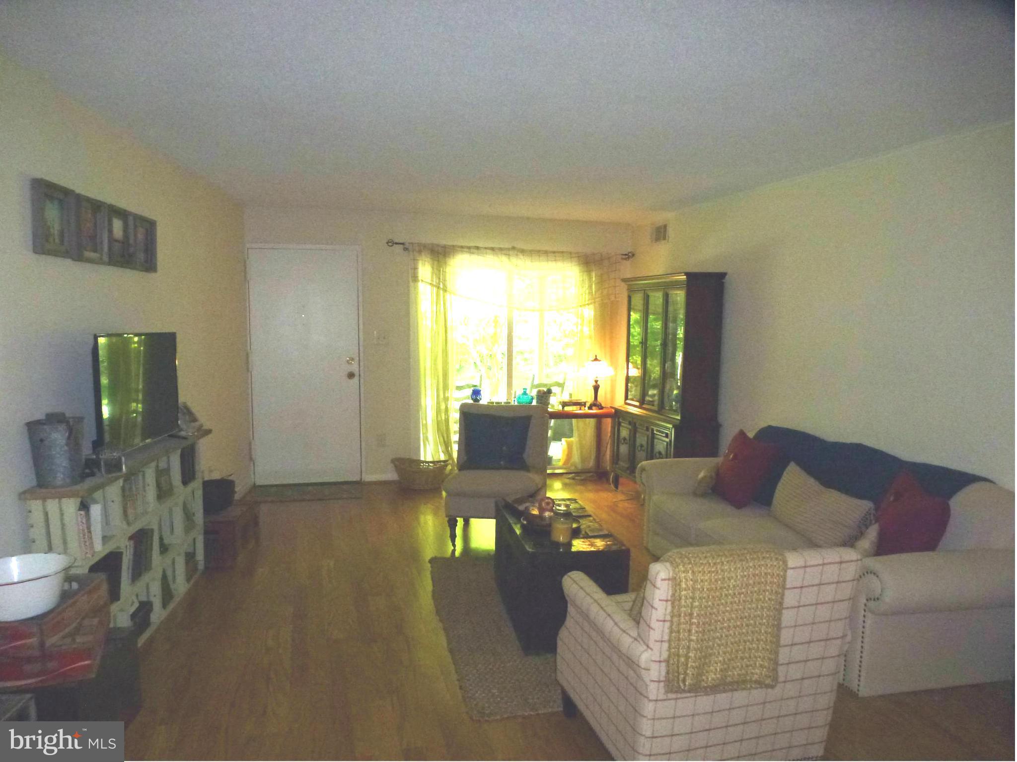 5778 Rexford Court, Unit I Springfield, VA 22152 - Photo 6 of 23 Living Room