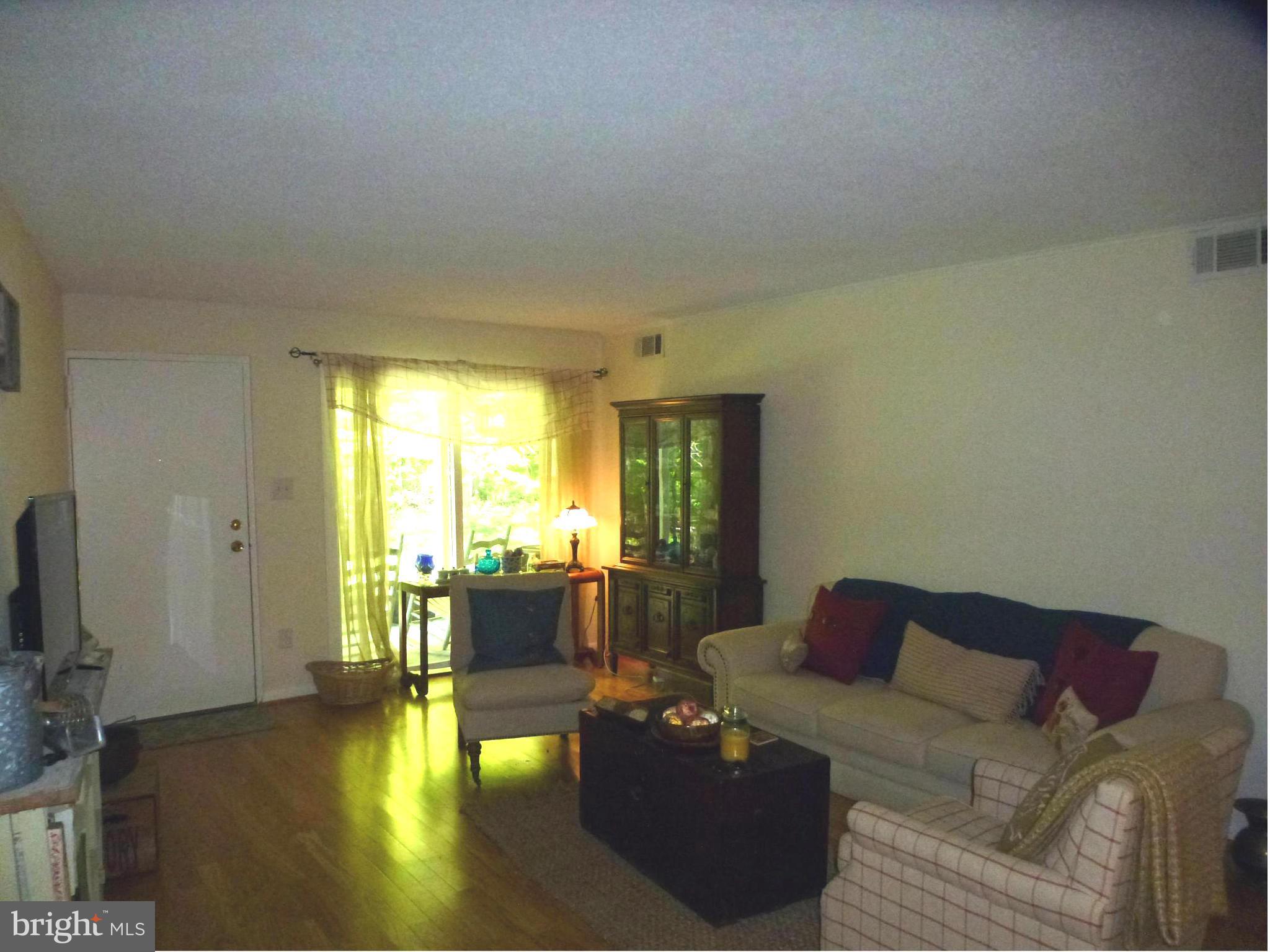 5778 Rexford Court, Unit I Springfield, VA 22152 - Photo 7 of 23 Living Room
