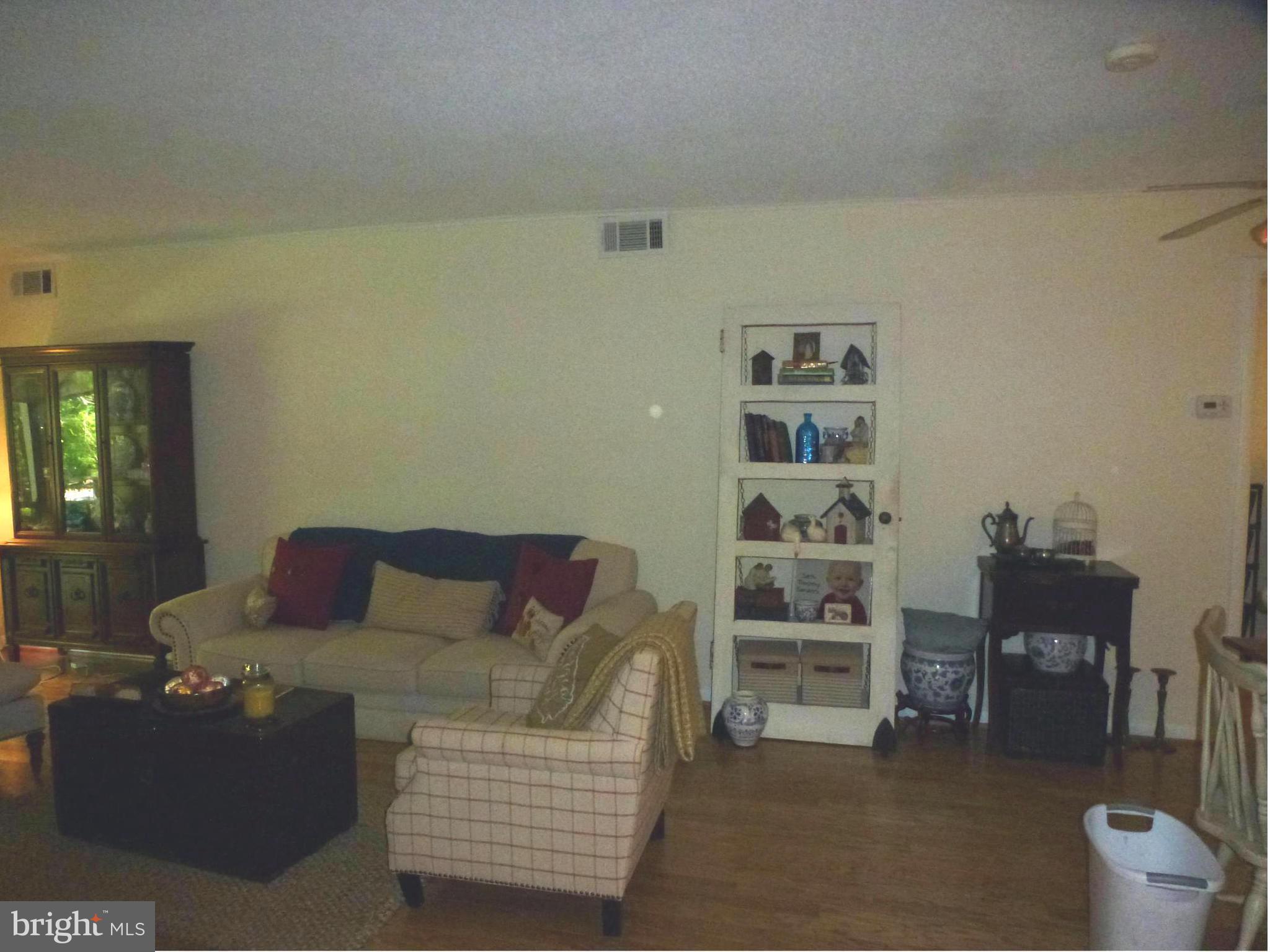5778 Rexford Court, Unit I Springfield, VA 22152 - Photo 8 of 23 Living Room