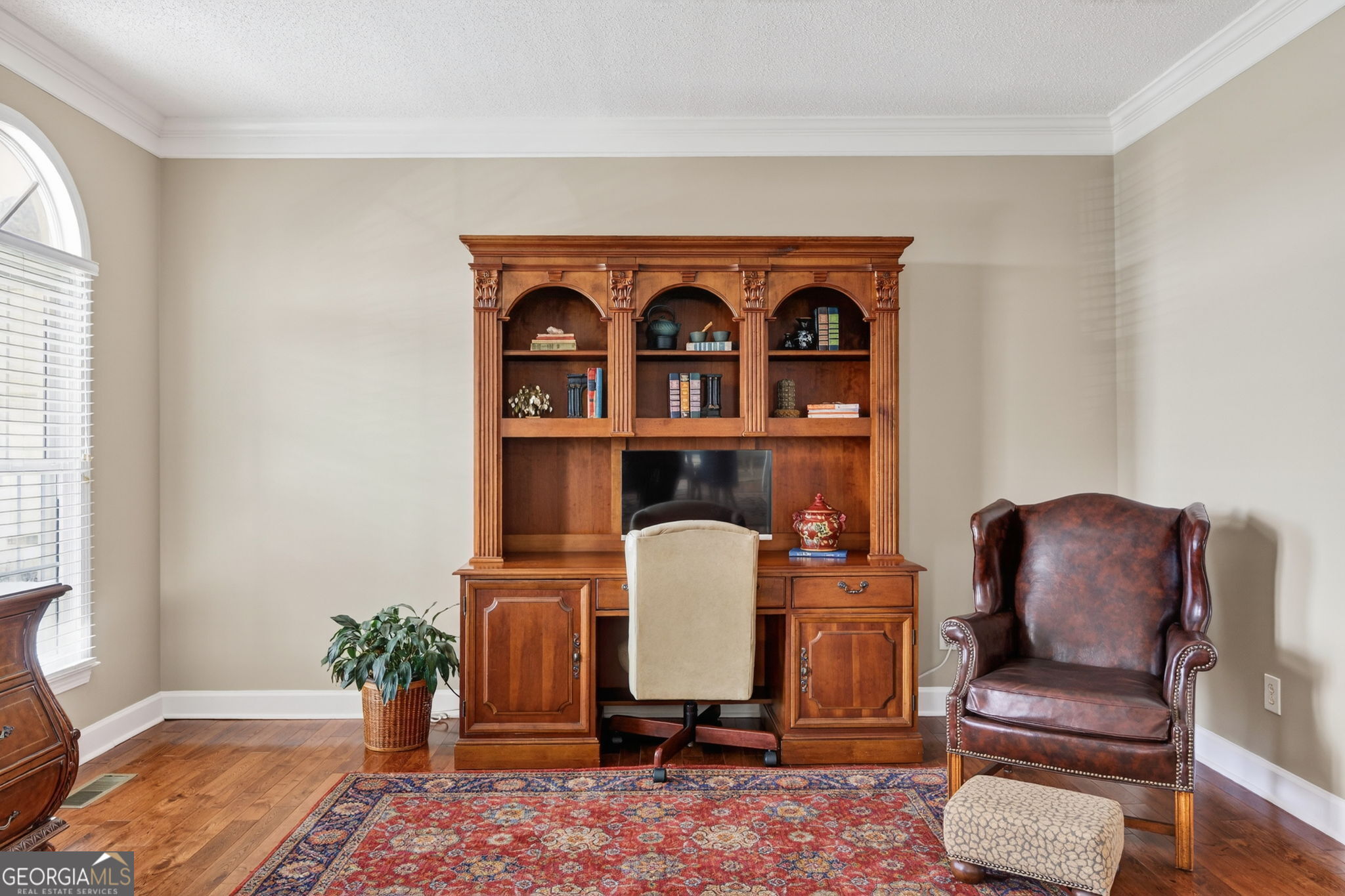 312 Pinnacle Park Macon, GA 31220 - Photo 6 of 63 a living room with furniture and a window