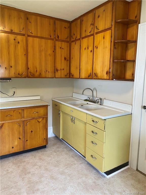 340 Bee Tree Road, Unit 203 Swannanoa, NC 28778 - Photo 11 of 31 Gallery Image 11