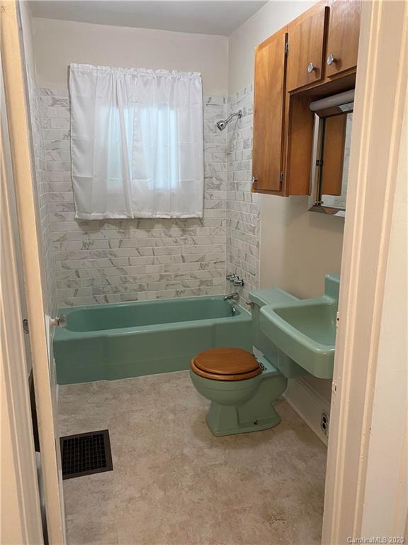340 Bee Tree Road, Unit 203 Swannanoa, NC 28778 - Photo 18 of 31 Gallery Image 18