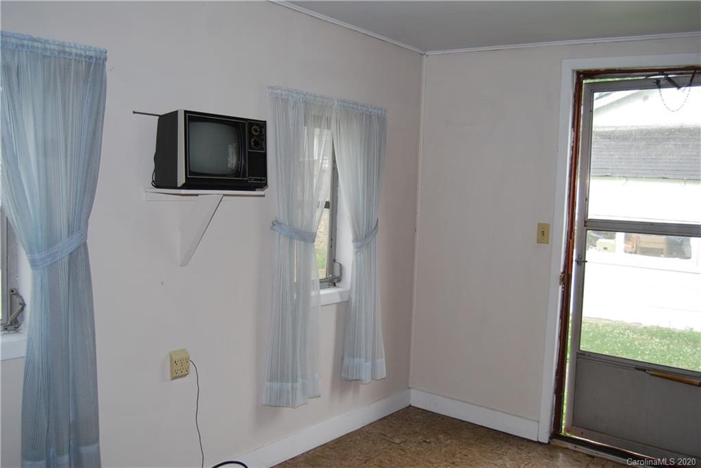 340 Bee Tree Road, Unit 203 Swannanoa, NC 28778 - Photo 21 of 31 Gallery Image 21