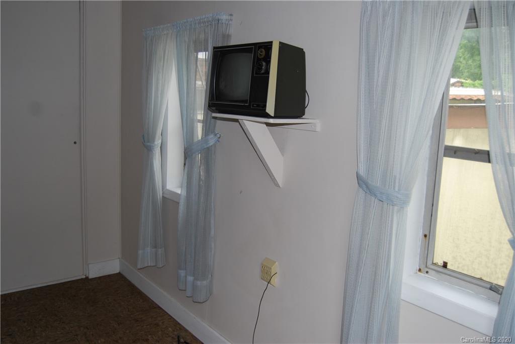 340 Bee Tree Road, Unit 203 Swannanoa, NC 28778 - Photo 23 of 31 Gallery Image 23