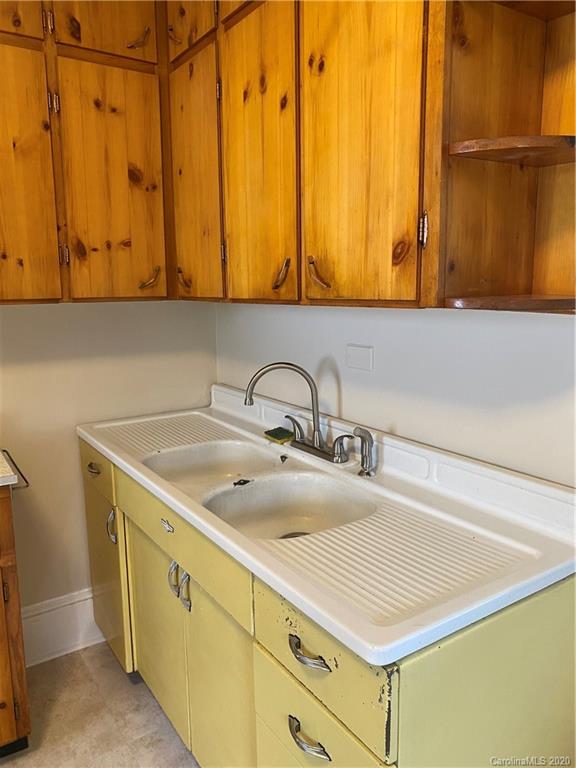 340 Bee Tree Road, Unit 203 Swannanoa, NC 28778 - Photo 10 of 31 Gallery Image 10